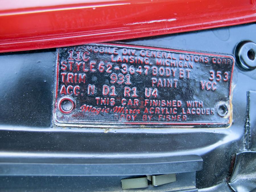  Oldsmobile Starfire Hardtop Coupe 1962 года  (фото 6 из 30)